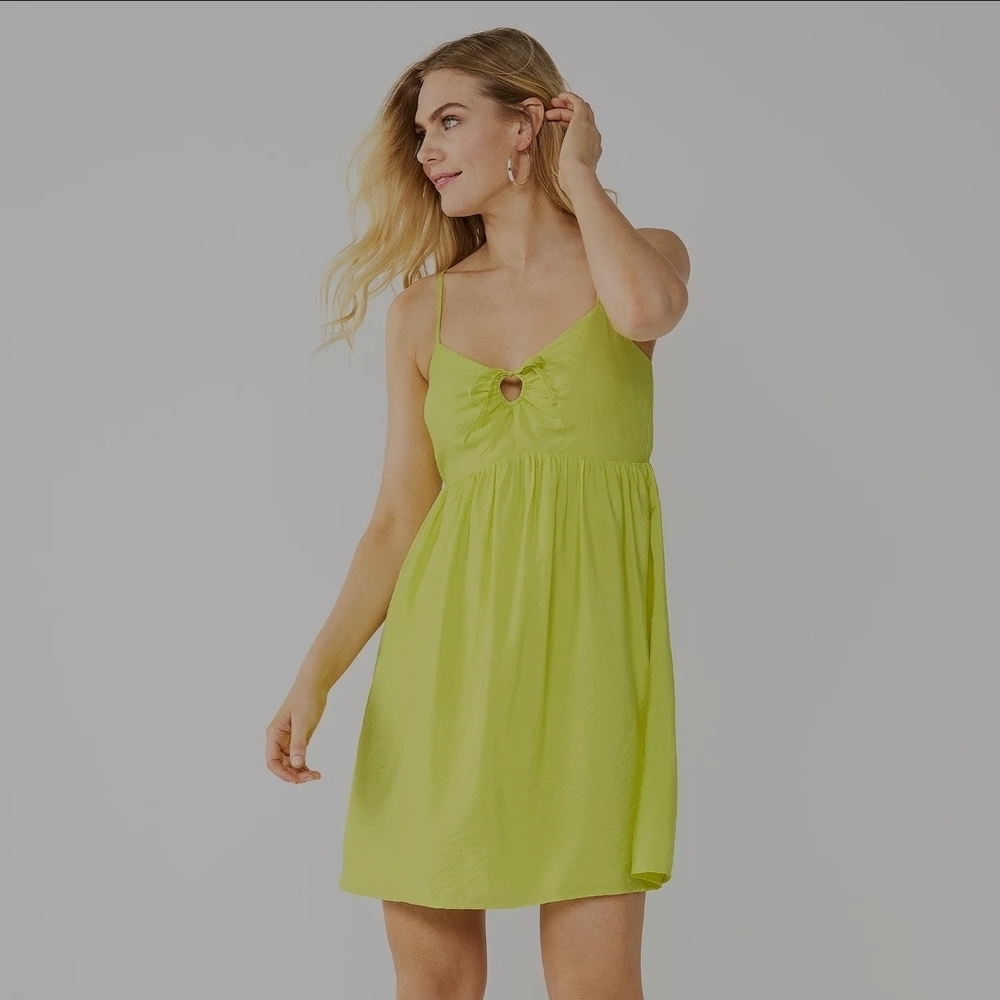 Nine West Light Green Top with Knot Detail